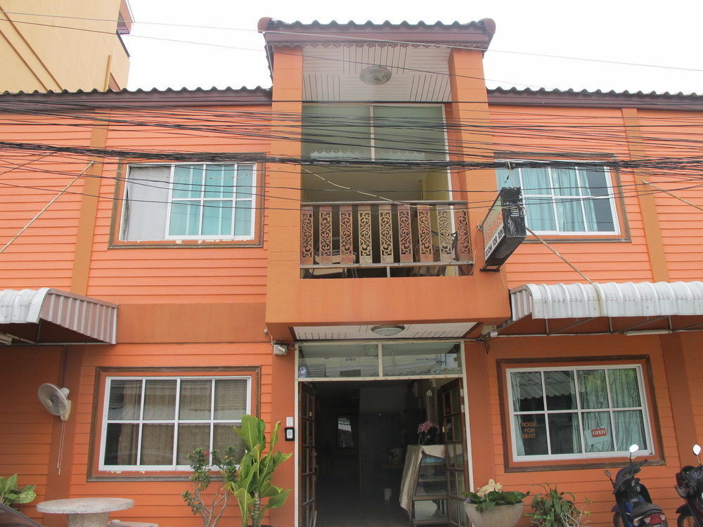 Hotel Aura House Pattaya Exterior foto